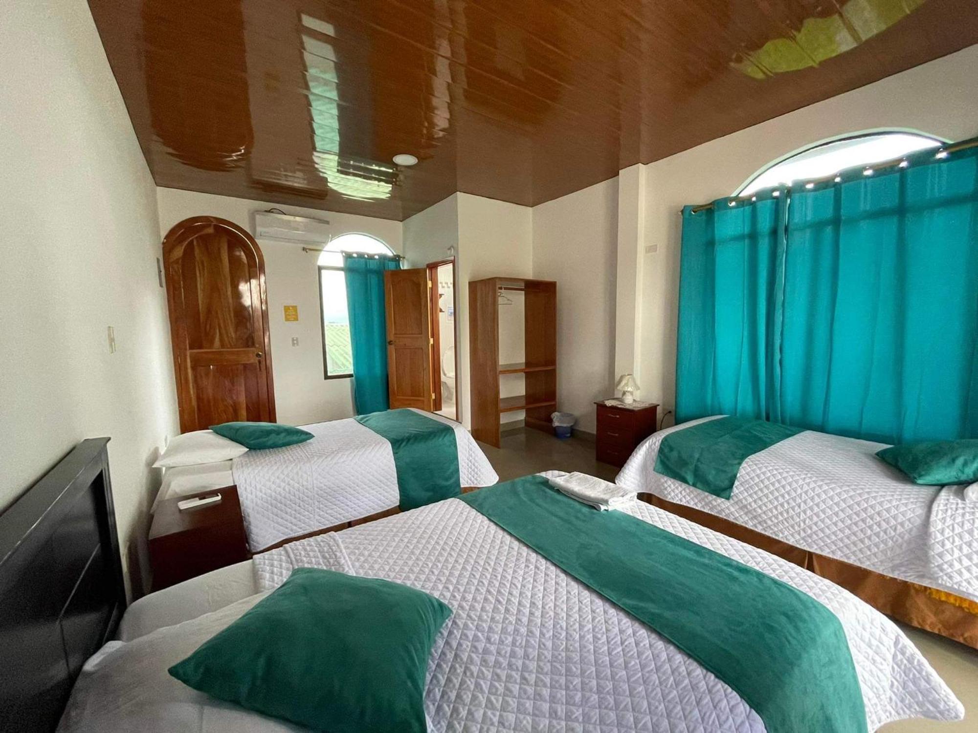 Hostal Muro De Las Lagrimas With High Speed Internet Starlink Puerto Villamil Ngoại thất bức ảnh
